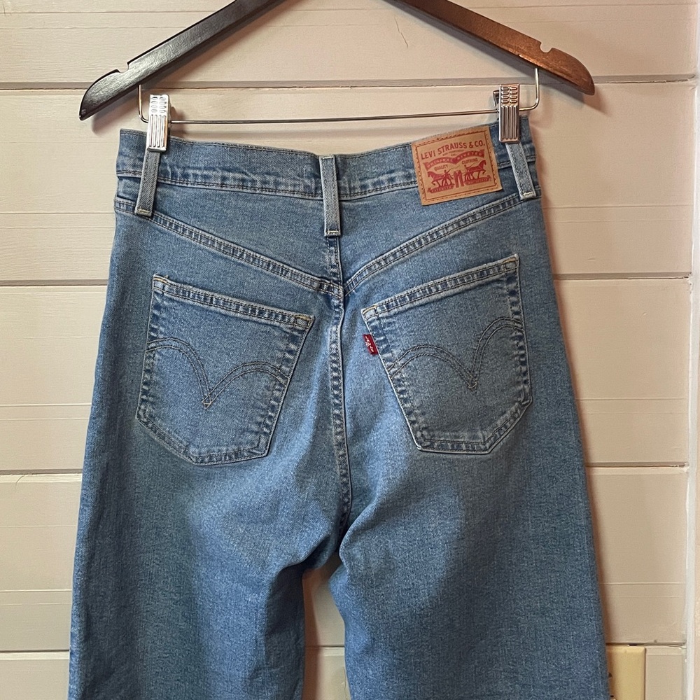 Levi’s Ribcage Straight Ankle Buttonfly Denim Jeans Size 28. - Picture 4 of 10